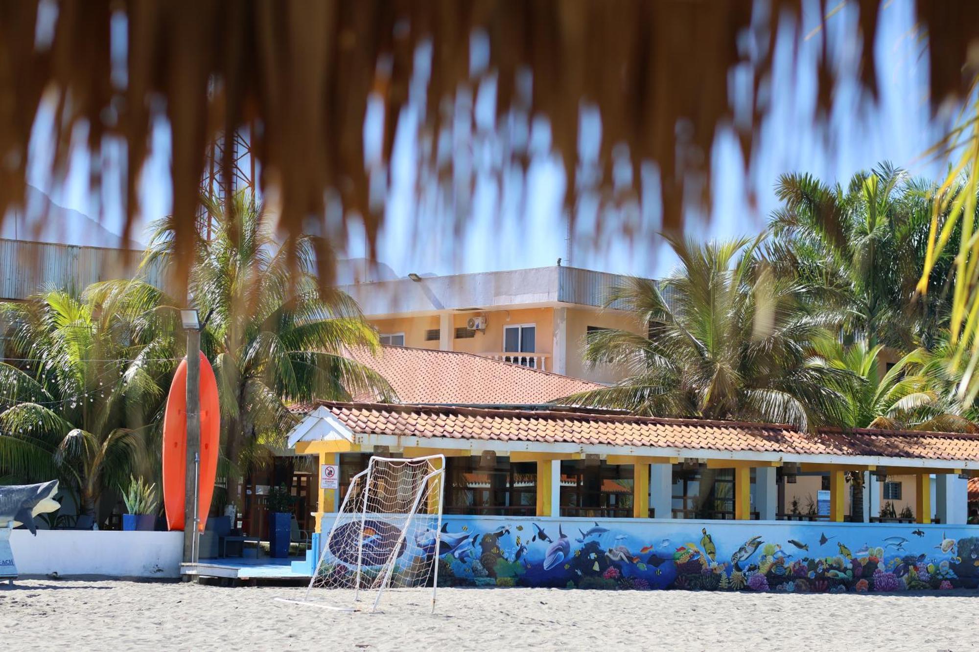 Hotel Partenon Beach La Ceiba Exterior photo