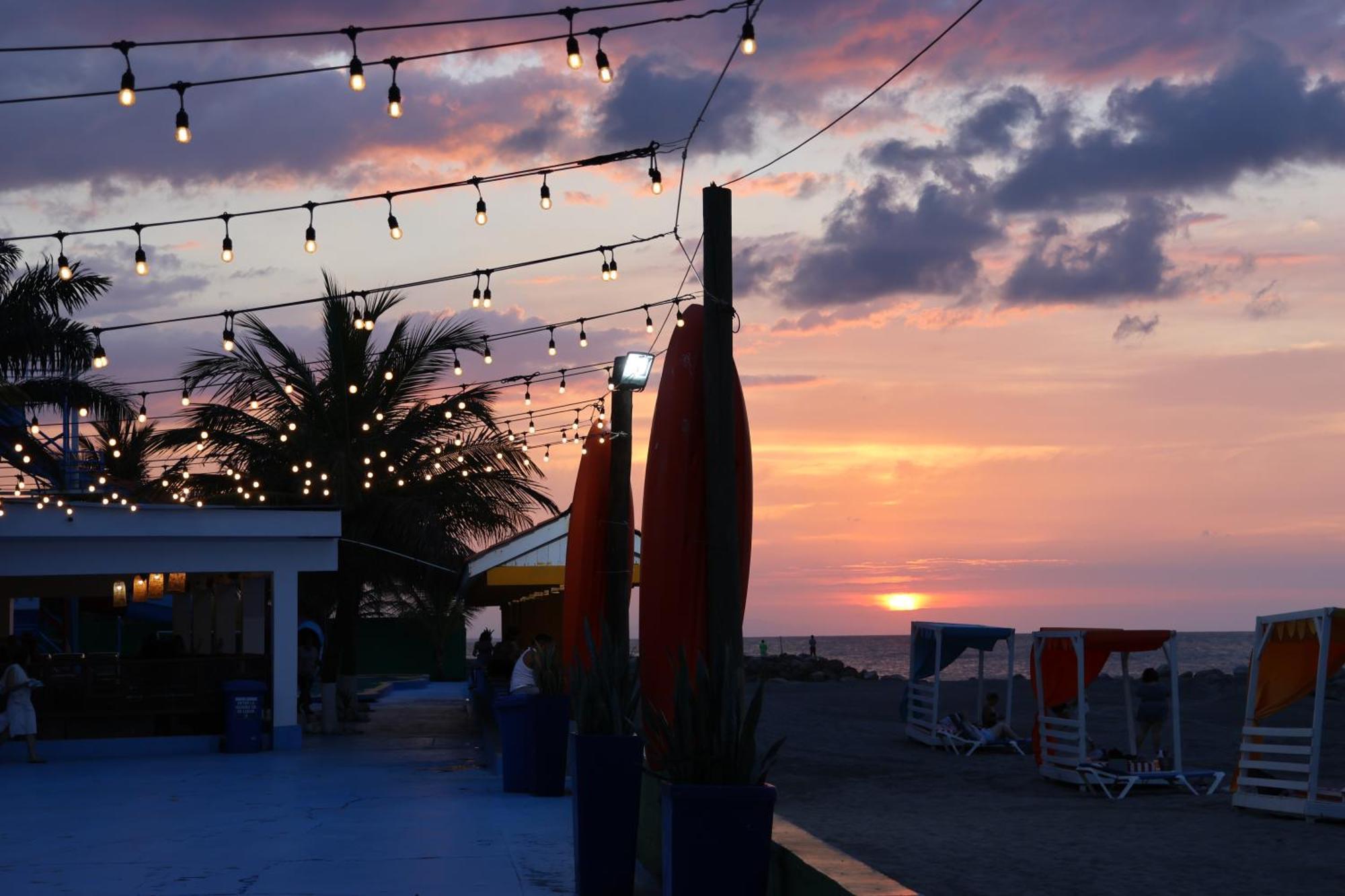 Hotel Partenon Beach La Ceiba Exterior photo