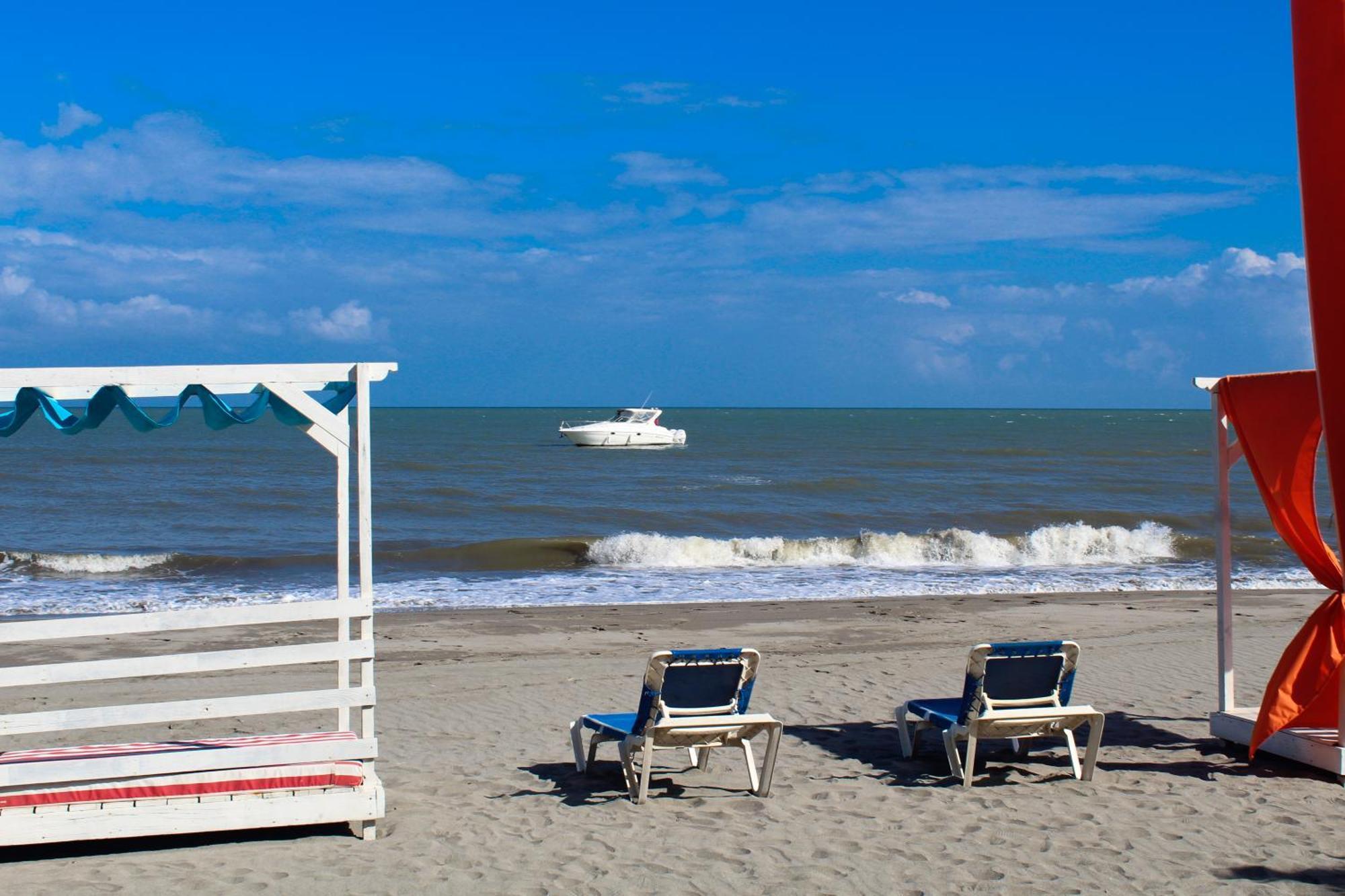 Hotel Partenon Beach La Ceiba Exterior photo