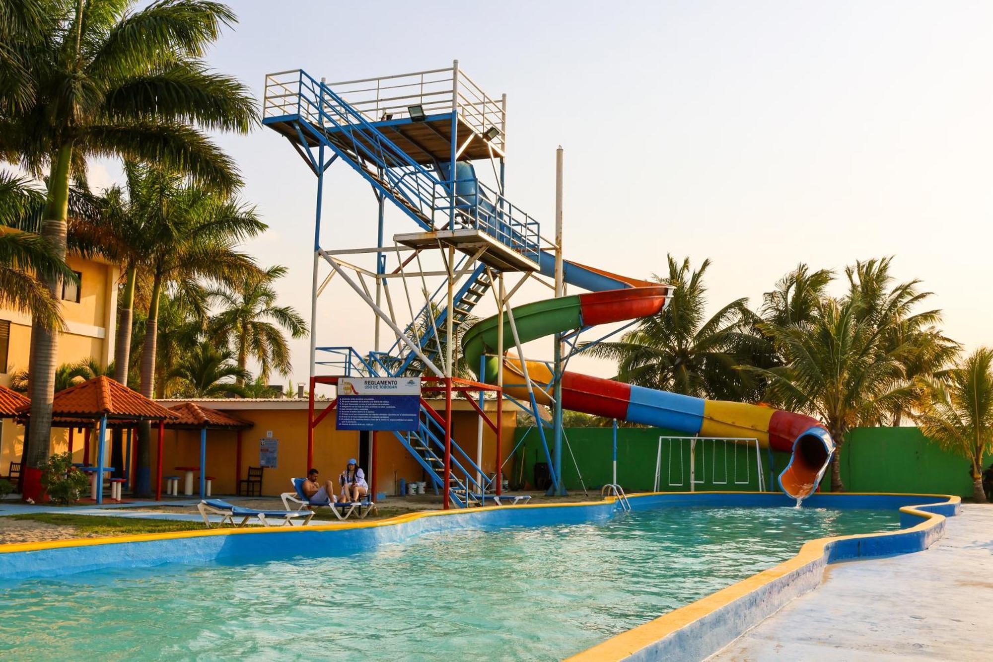 Hotel Partenon Beach La Ceiba Exterior photo